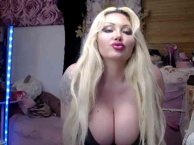 ElyinkPornsta webcam