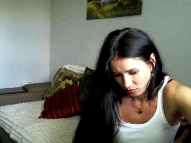 MilfLunna webcam