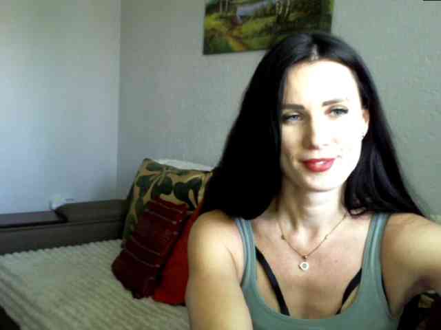 MilfLunna webcam