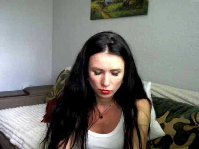 MilfLunna webcam