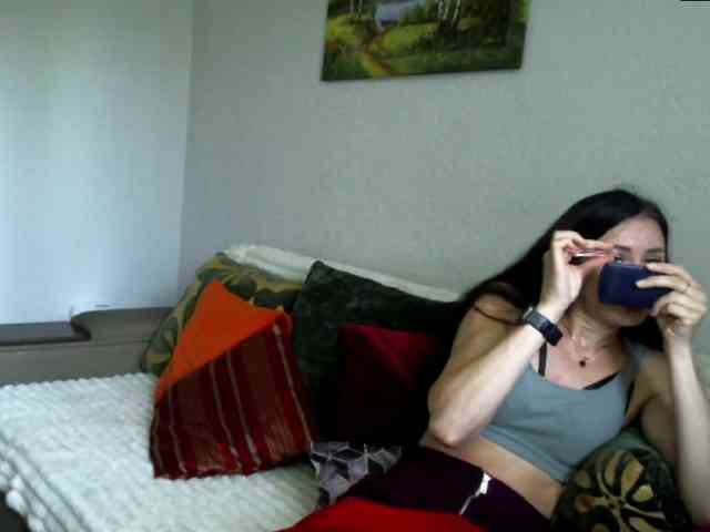 MilfLunna webcam