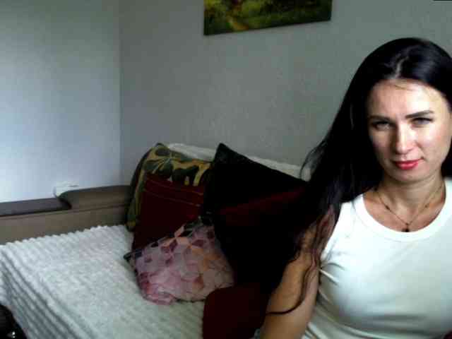 MilfLunna webcam
