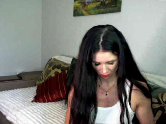 MilfLunna webcam