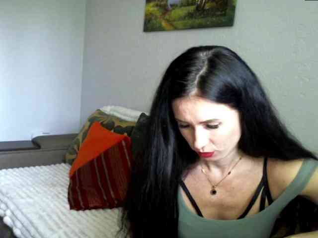 MilfLunna webcam