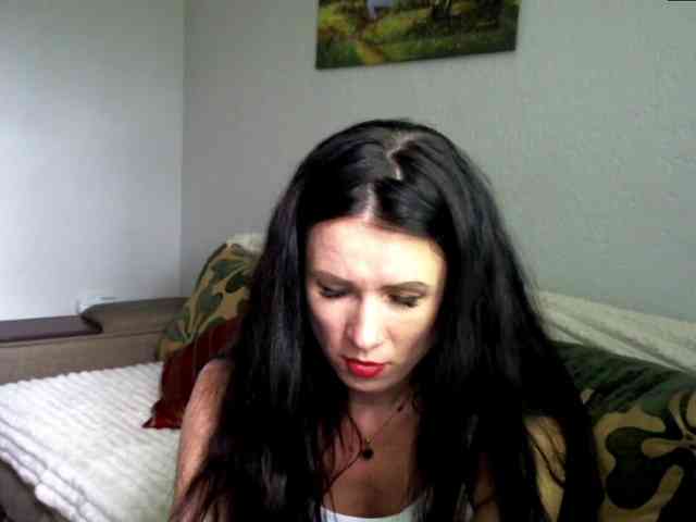 MilfLunna webcam