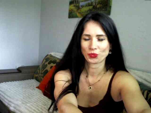 MilfLunna webcam