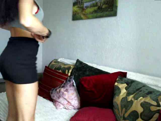 MilfLunna webcam
