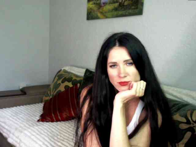 MilfLunna webcam