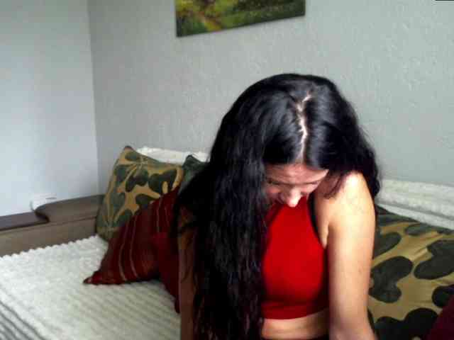 MilfLunna webcam