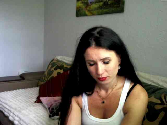 MilfLunna webcam