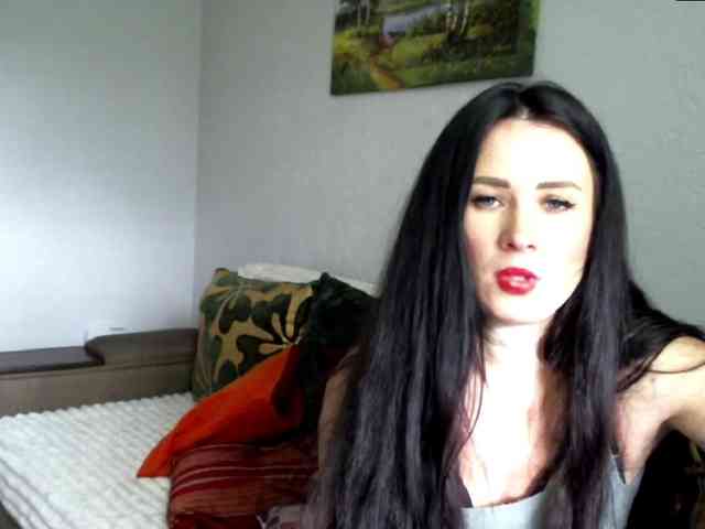MilfLunna webcam