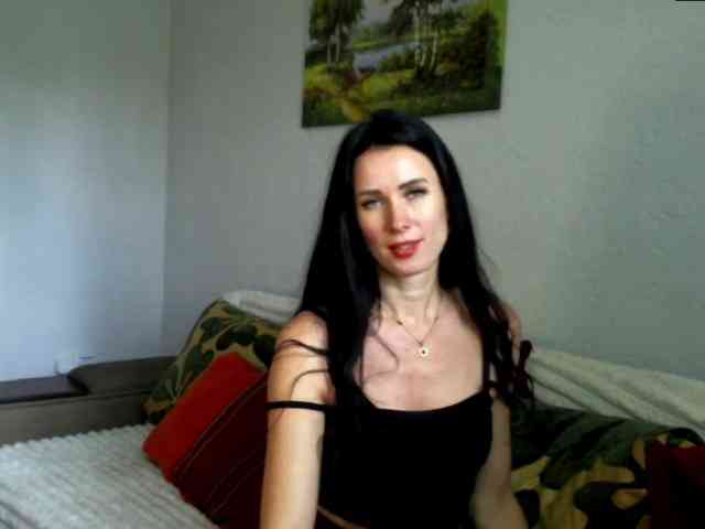 MilfLunna webcam