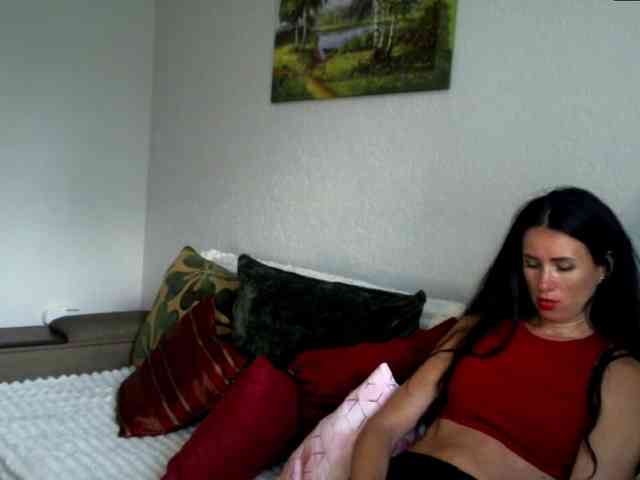 MilfLunna webcam