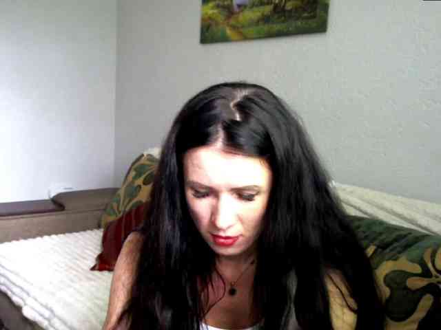 MilfLunna webcam