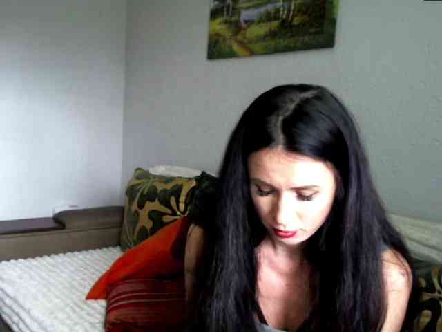 MilfLunna webcam