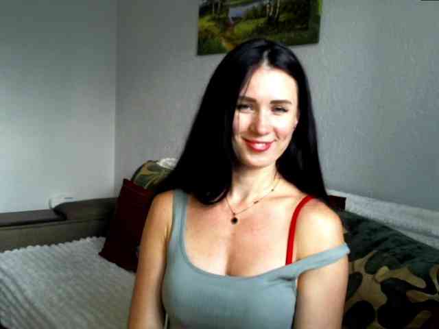 MilfLunna webcam