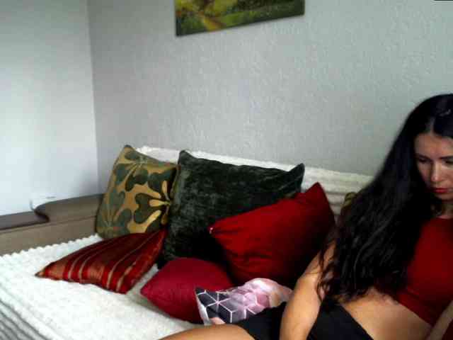 MilfLunna webcam