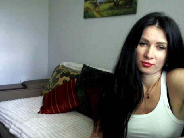 MilfLunna webcam
