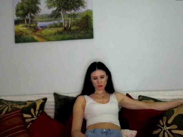 MilfLunna webcam