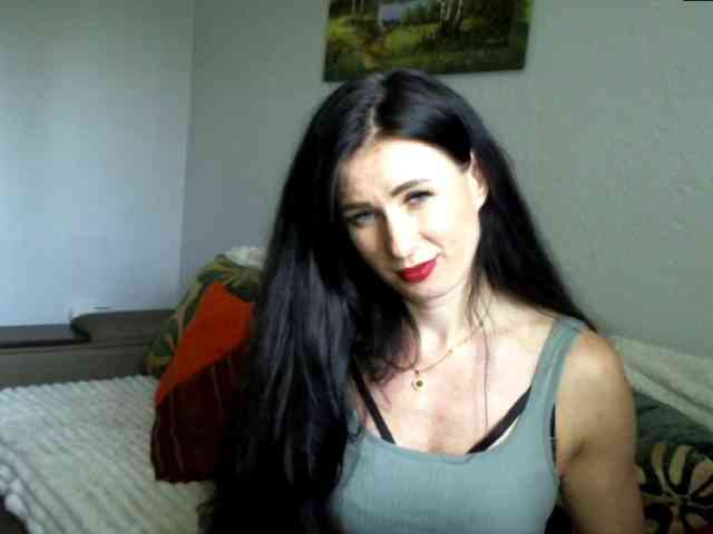 MilfLunna webcam