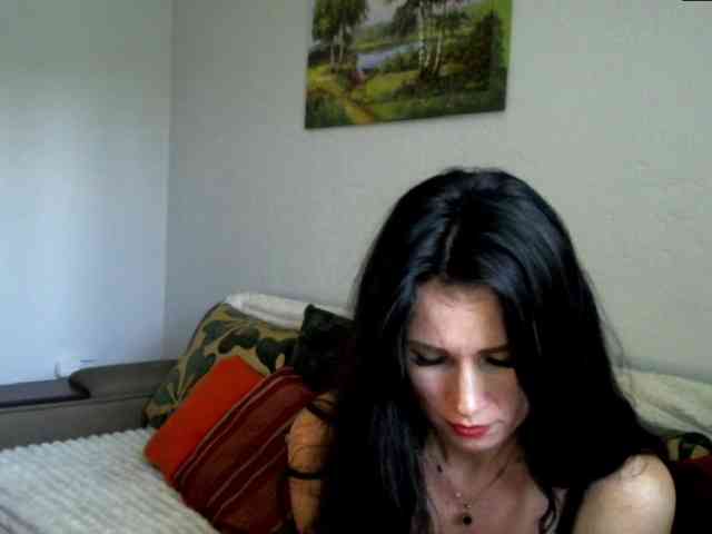MilfLunna webcam