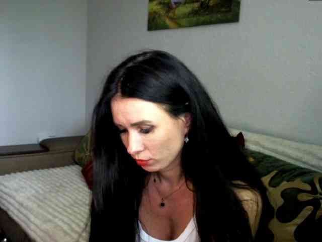 MilfLunna webcam