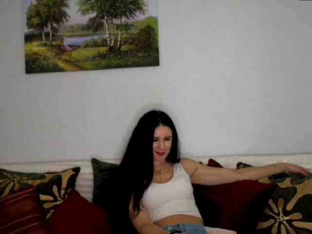 MilfLunna webcam