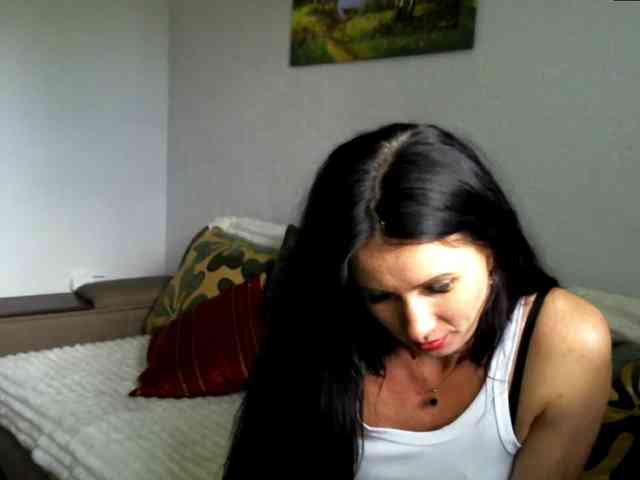 MilfLunna webcam