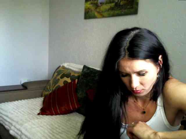 MilfLunna webcam