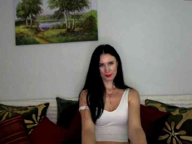 MilfLunna webcam