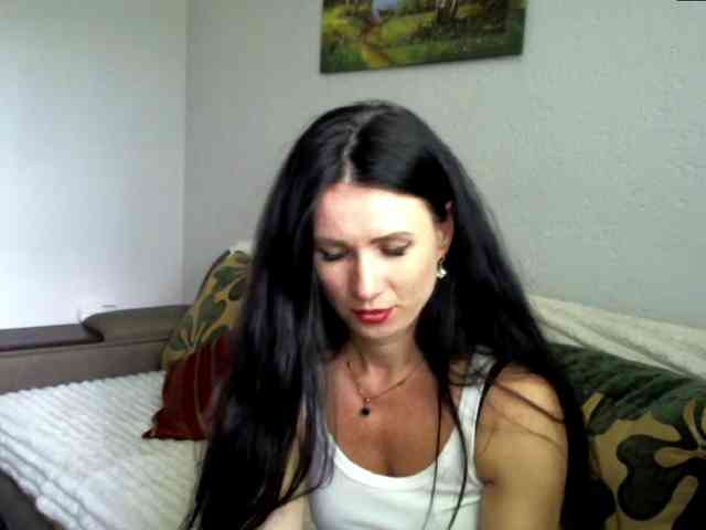 MilfLunna webcam