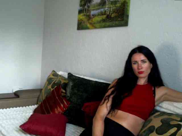 MilfLunna webcam