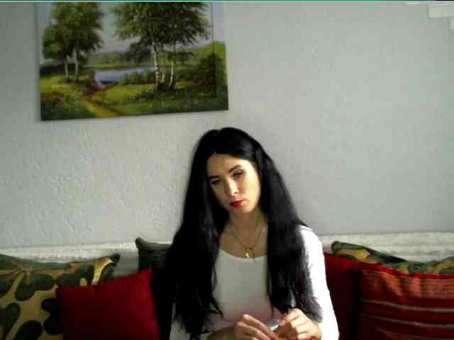 MilfLunna Live Webcam on BongaCams