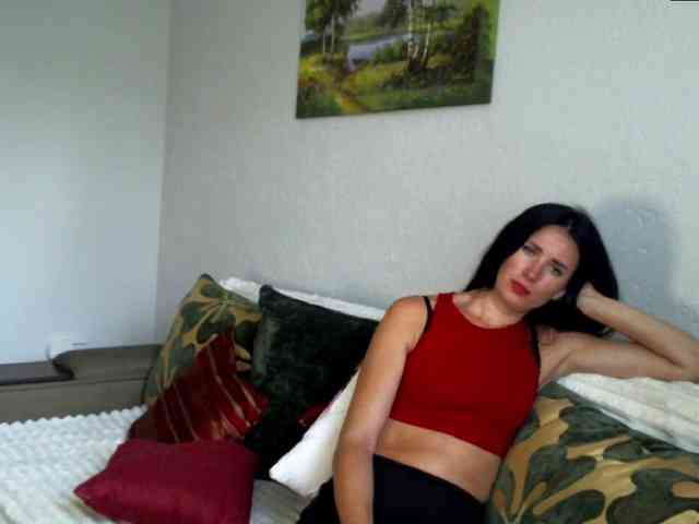 MilfLunna webcam