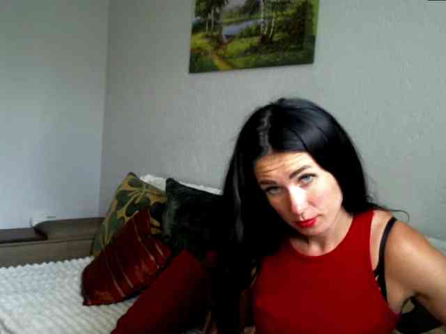 MilfLunna webcam
