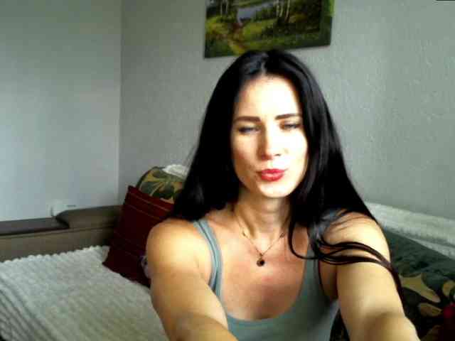 MilfLunna webcam