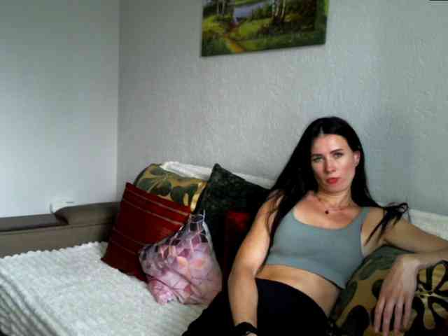 MilfLunna webcam