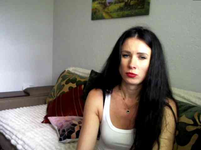 MilfLunna webcam