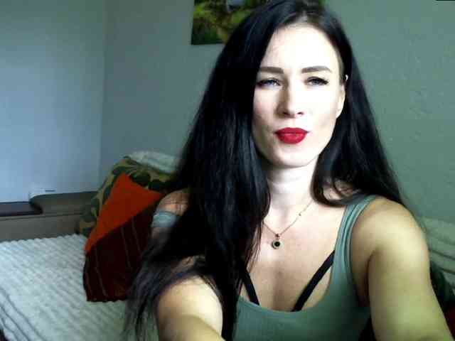 MilfLunna webcam