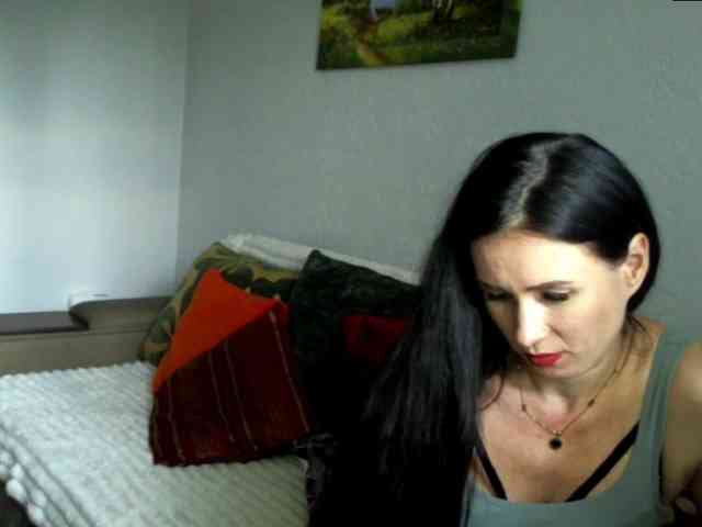 MilfLunna webcam