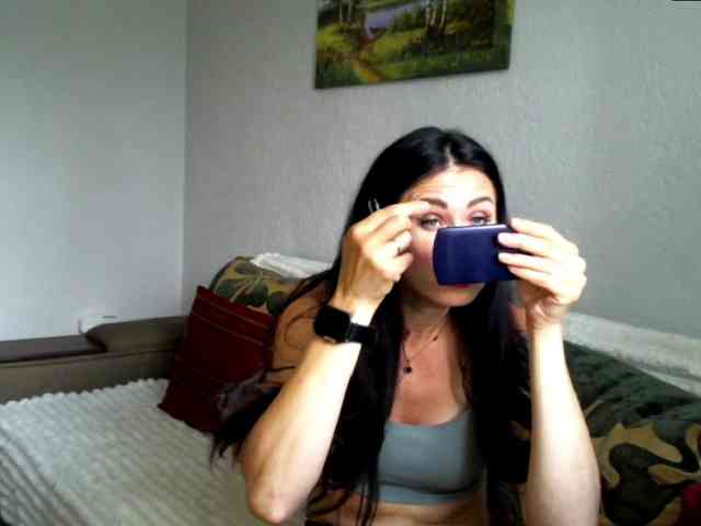 MilfLunna webcam