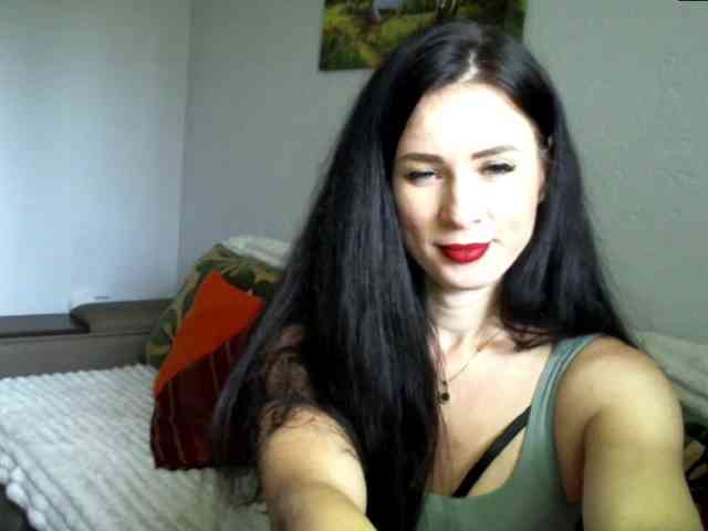 MilfLunna webcam