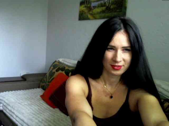 MilfLunna webcam