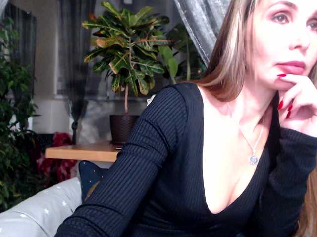 Aurora108's BongaCams show and profile