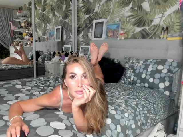 live cam 2 cam Aurora108