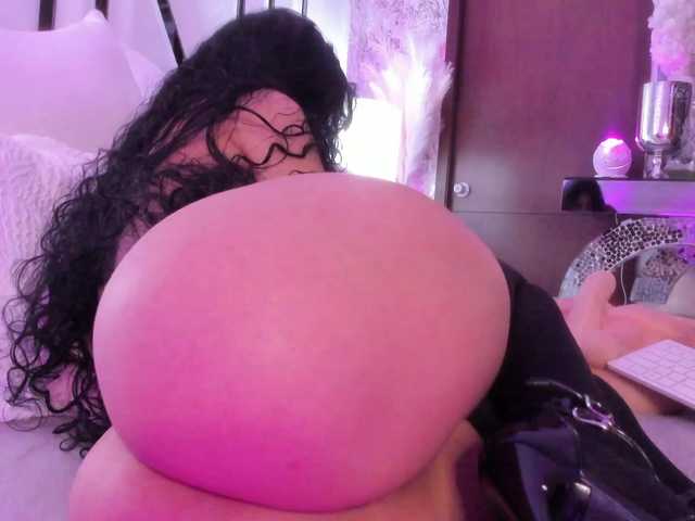  Valeriajade chat room