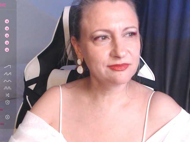 lovesupergerl's BongaCams show and profile