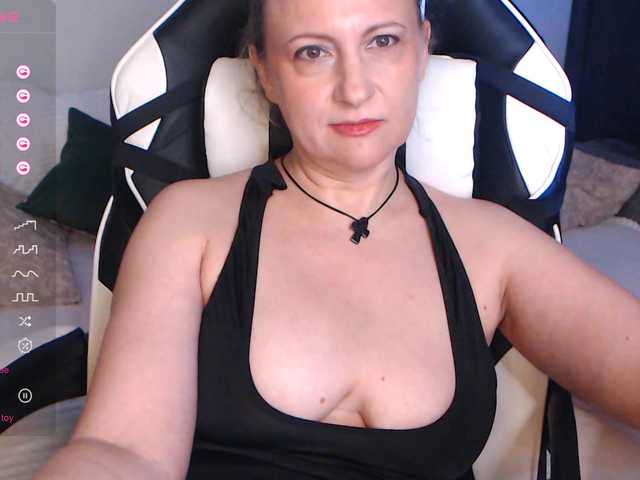 lovesupergerl's BongaCams show and profile