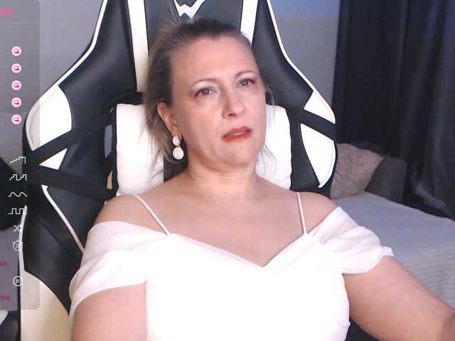 lovesupergerl's BongaCams show and profile