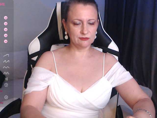 lovesupergerl's BongaCams show and profile